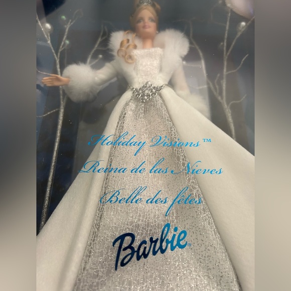 Holiday Visions Reina de las Nieves Barbie 2003 - Picture 4 of 7